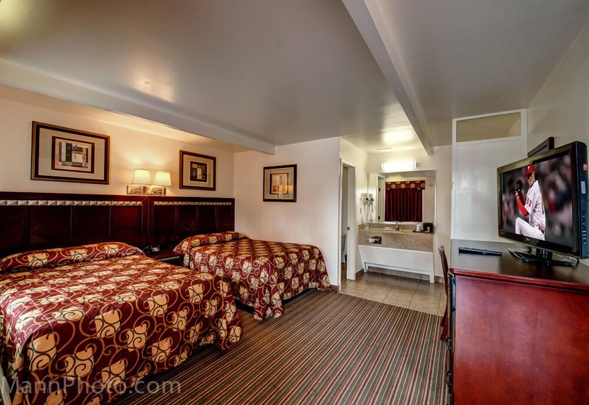 Whispering Palms Inn เดลริโอ ภายนอก รูปภาพ