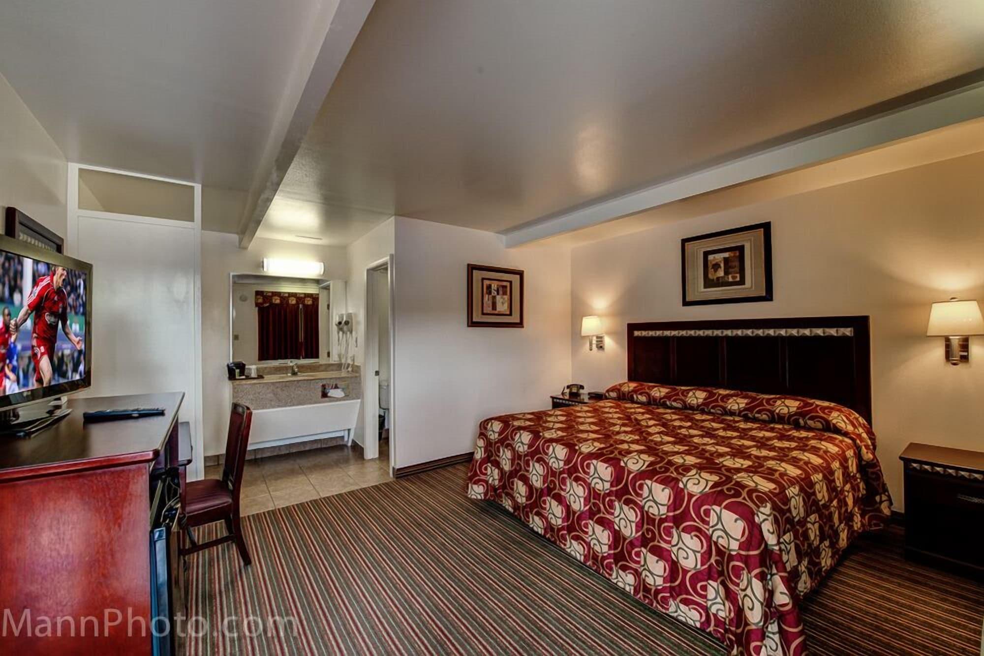 Whispering Palms Inn เดลริโอ ภายนอก รูปภาพ